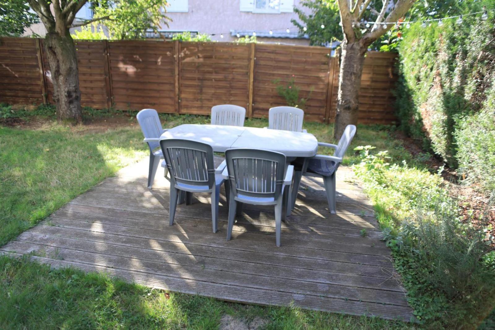 Appartement Calme Avec Jardin Proche De Paris Evry-Gregy-sur-Yerre Exteriör bild